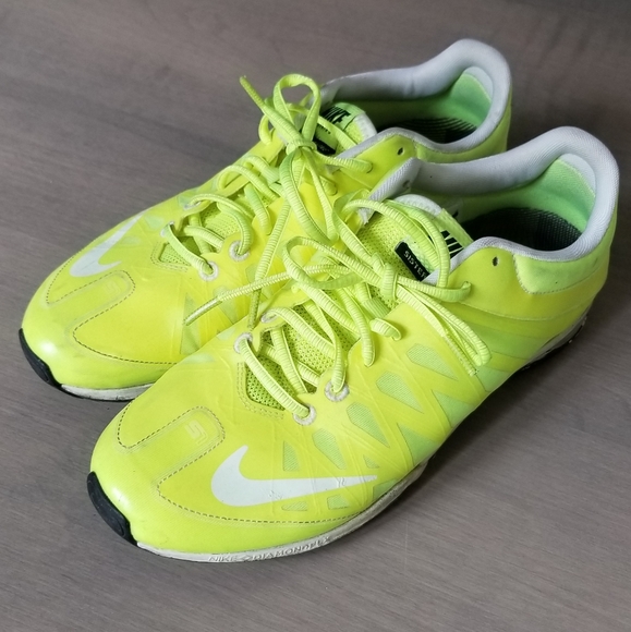 Nike Shoes - Nike women's sister one
